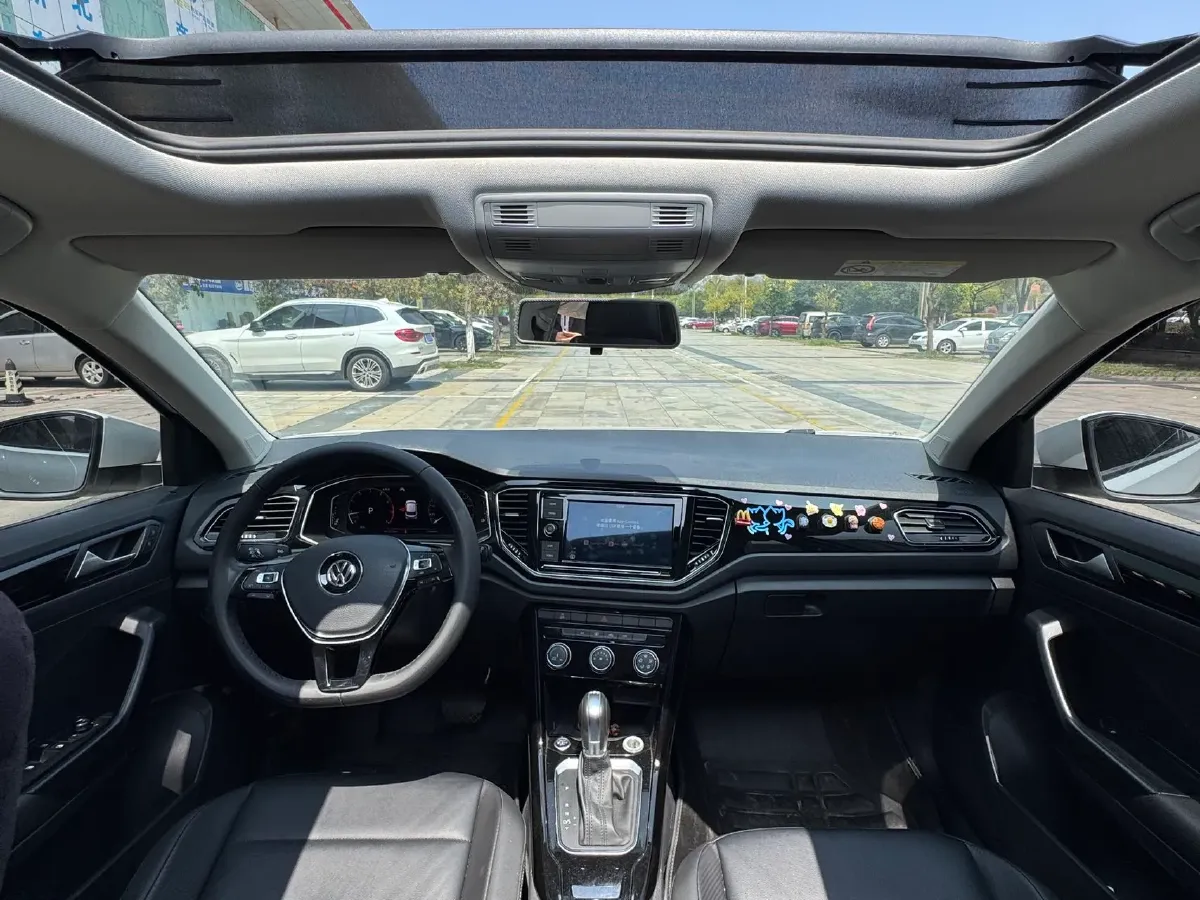 2019 Volkswagen T-Roc 1.4T 150HP L4 7DCT,autocango,china used car exporter,china ev exporter,chinese used car exporter,chinese used ev exporter