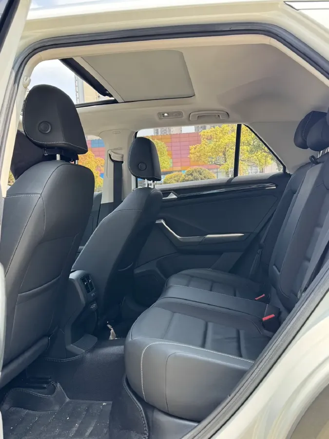 2019 Volkswagen T-Roc 1.4T 150HP L4 7DCT,autocango,china used car exporter,china ev exporter,chinese used car exporter,chinese used ev exporter