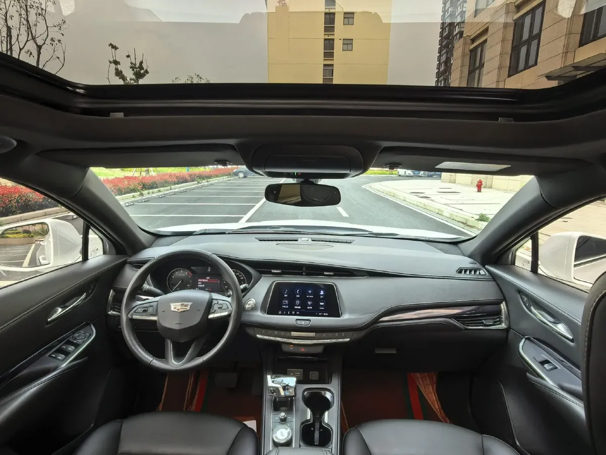 2022 Cadillac XT4 2.0T 237HP L4 9AT,autocango,china used car exporter,china ev exporter,chinese used car exporter,chinese used ev exporter