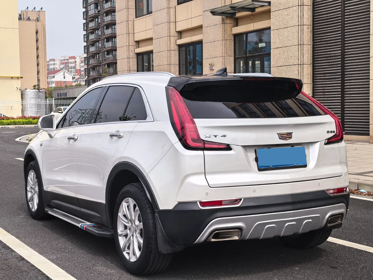 2022 Cadillac XT4 2.0T 237HP L4 9AT,autocango,china used car exporter,china ev exporter,chinese used car exporter,chinese used ev exporter