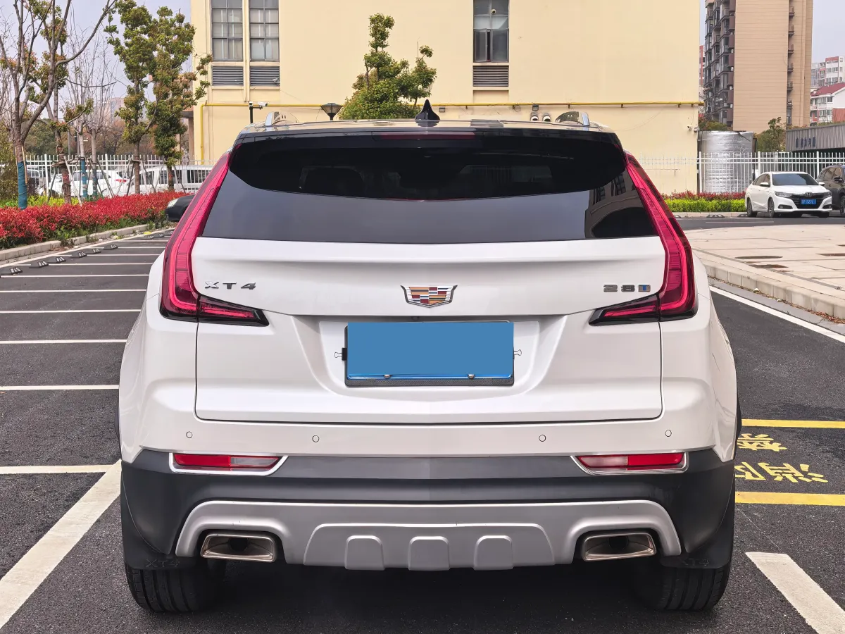 2022 Cadillac XT4 2.0T 237HP L4 9AT,autocango,china used car exporter,china ev exporter,chinese used car exporter,chinese used ev exporter
