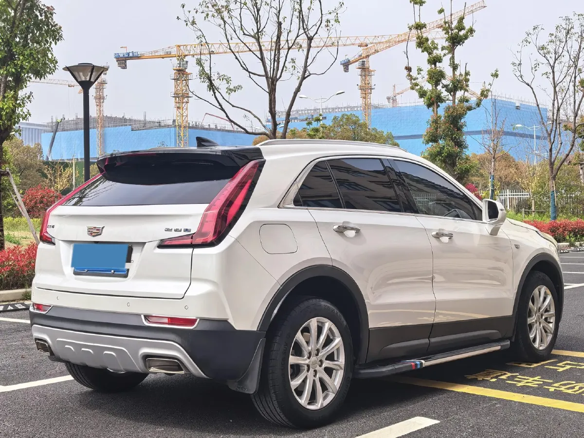 2022 Cadillac XT4 2.0T 237HP L4 9AT,autocango,china used car exporter,china ev exporter,chinese used car exporter,chinese used ev exporter