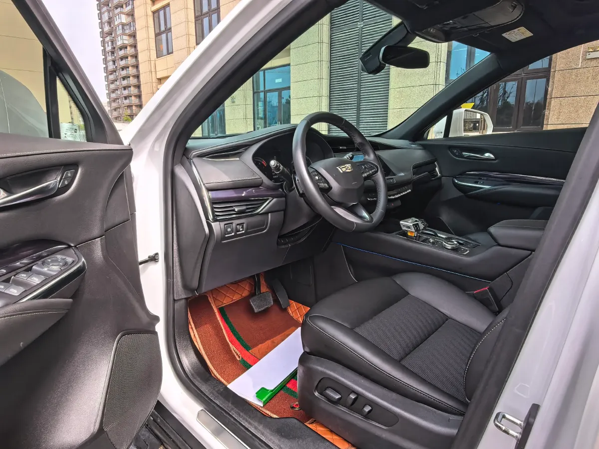 2022 Cadillac XT4 2.0T 237HP L4 9AT,autocango,china used car exporter,china ev exporter,chinese used car exporter,chinese used ev exporter