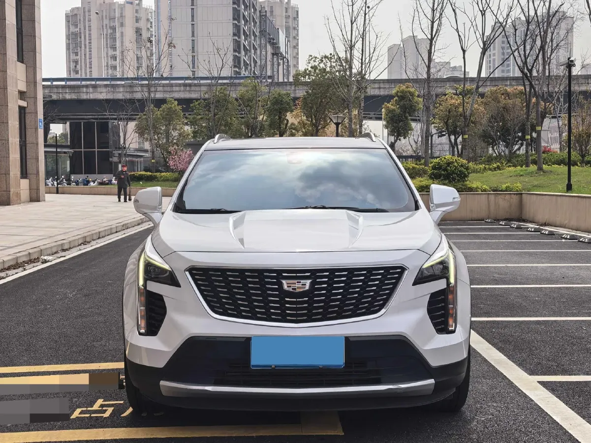 2022 Cadillac XT4 2.0T 237HP L4 9AT,autocango,china used car exporter,china ev exporter,chinese used car exporter,chinese used ev exporter