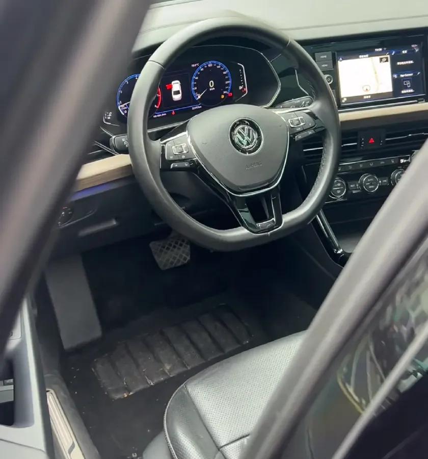 2019 Volvo V40 1.5T 152HP L4 6AT,autocango,china used car exporter,china ev exporter,chinese used car exporter,chinese used ev exporter