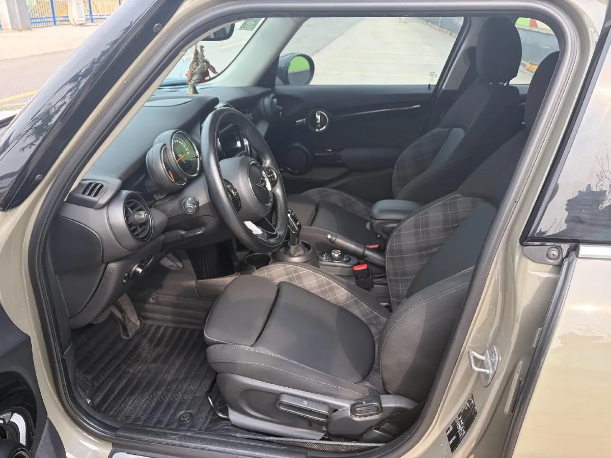 2018 MINI COUNTRYMAN 1.5T 136HP L3 6AT,autocango,china used car exporter,china ev exporter,chinese used car exporter,chinese used ev exporter