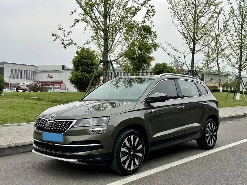 2021 Skoda Karoq 1.4T 150HP L4 7DCT,autocango,china used car exporter,china ev exporter,chinese used car exporter,chinese used ev exporter