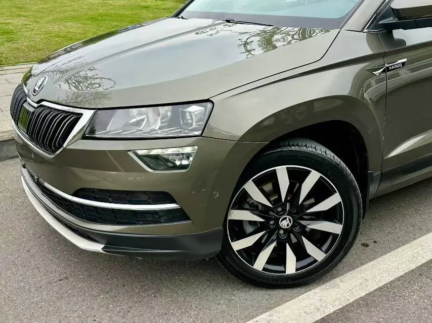 2021 Skoda Karoq 1.4T 150HP L4 7DCT,autocango,china used car exporter,china ev exporter,chinese used car exporter,chinese used ev exporter