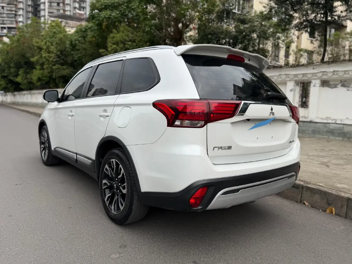 2019 Mitsubishi Outlander 2.0L 166HP L4 CVT,autocango,china used car exporter,china ev exporter,chinese used car exporter,chinese used ev exporter