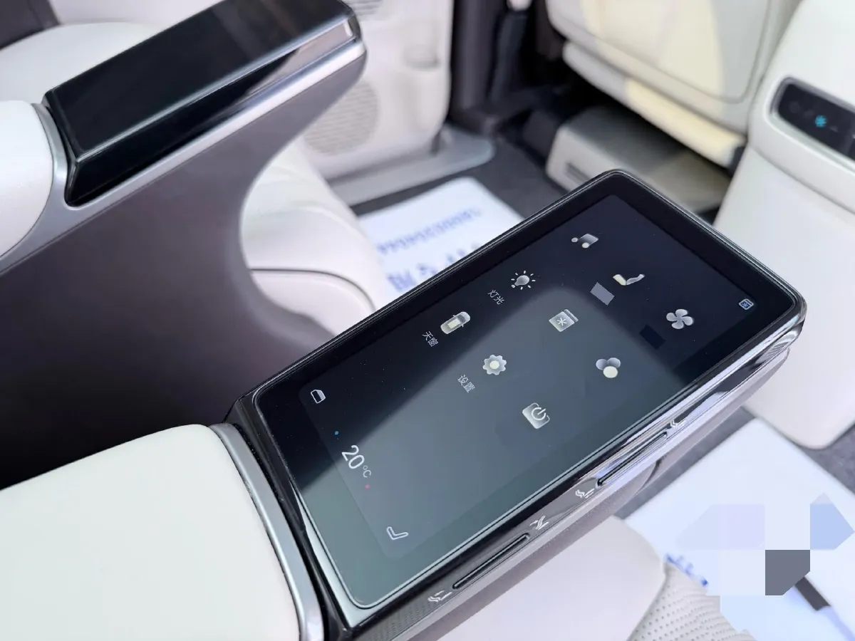 2024 Denza D9 1.5T 139HP L4 E-CVT PHEV 40KWH,autocango,china used car exporter,china ev exporter,chinese used car exporter,chinese used ev exporter