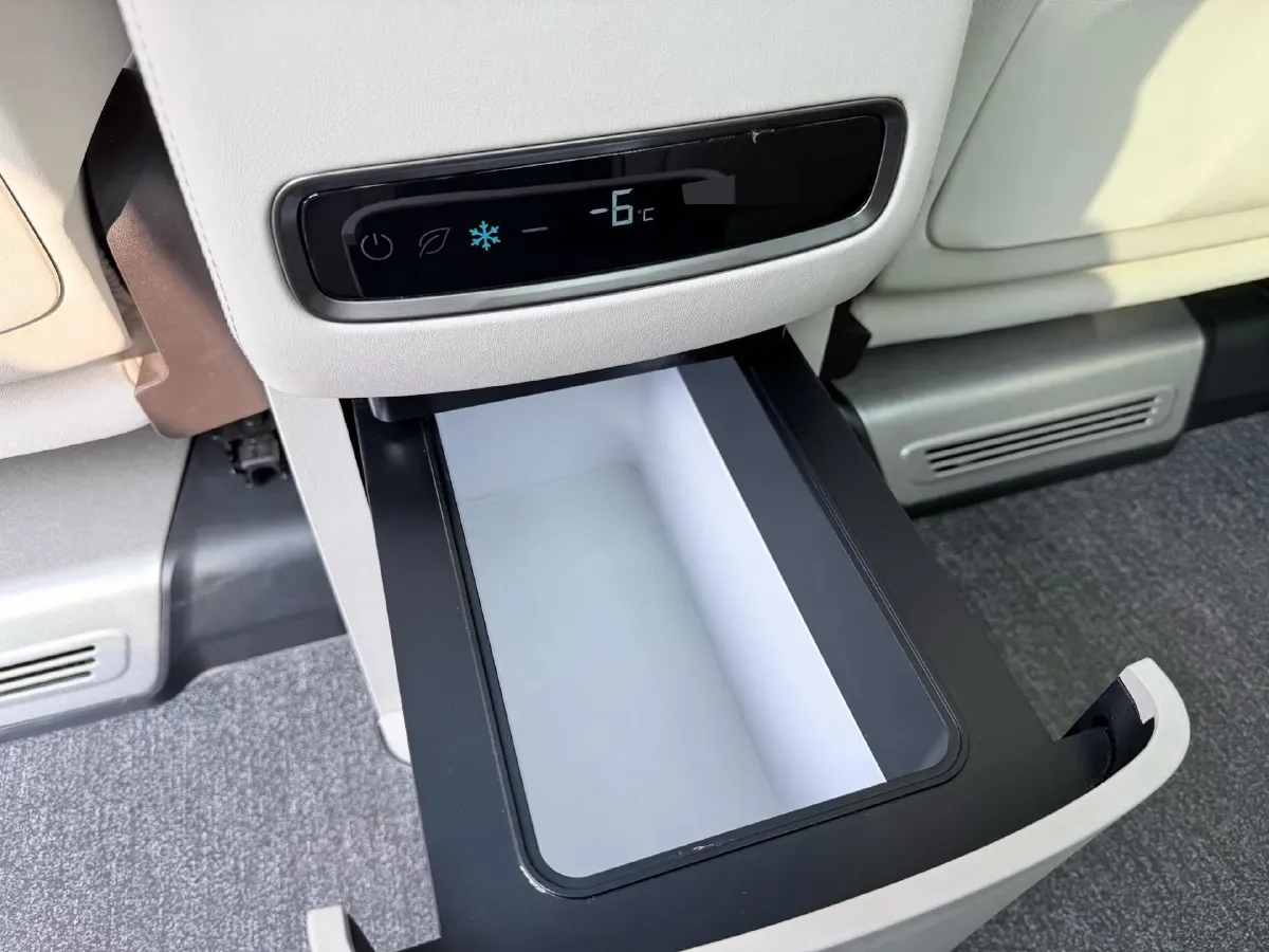 2024 Denza D9 1.5T 139HP L4 E-CVT PHEV 40KWH,autocango,china used car exporter,china ev exporter,chinese used car exporter,chinese used ev exporter