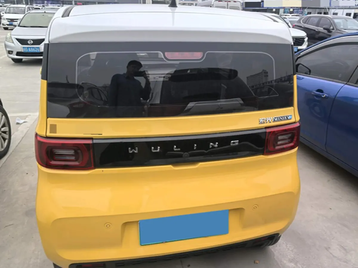 2021 WuLing HongGuang MINI EV BEV 9KWH,autocango,china used car exporter,china ev exporter,chinese used car exporter,chinese used ev exporter