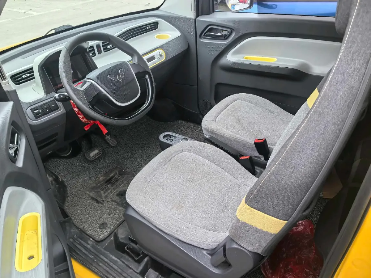 2021 WuLing HongGuang MINI EV BEV 9KWH,autocango,china used car exporter,china ev exporter,chinese used car exporter,chinese used ev exporter