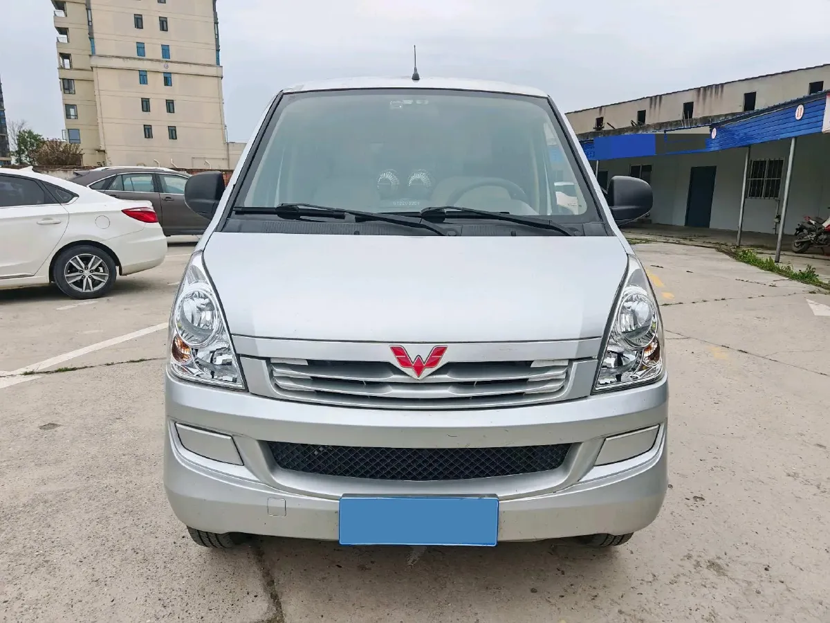 2021 WuLing RongGuang S 1.2L 76HP L4 5MT,autocango,china used car exporter,china ev exporter,chinese used car exporter,chinese used ev exporter