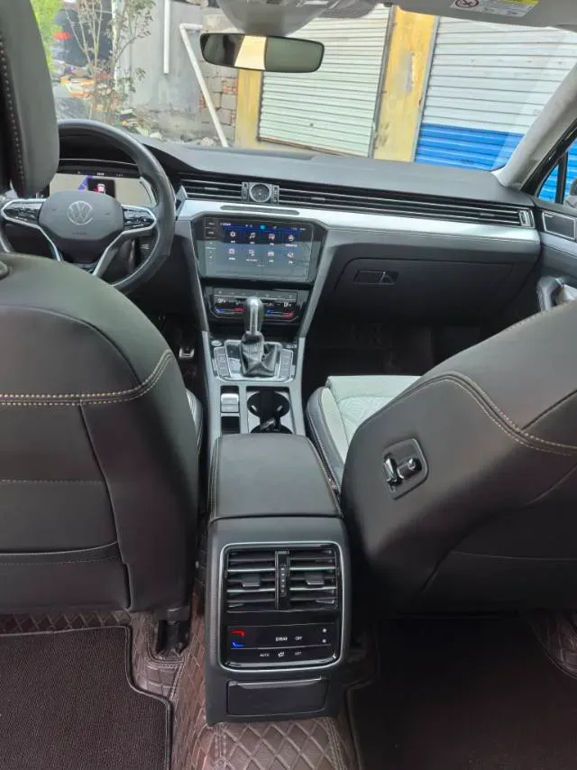 2023 Volkswagen Magotan 2.0T 186HP L4 7DCT,autocango,china used car exporter,china ev exporter,chinese used car exporter,chinese used ev exporter