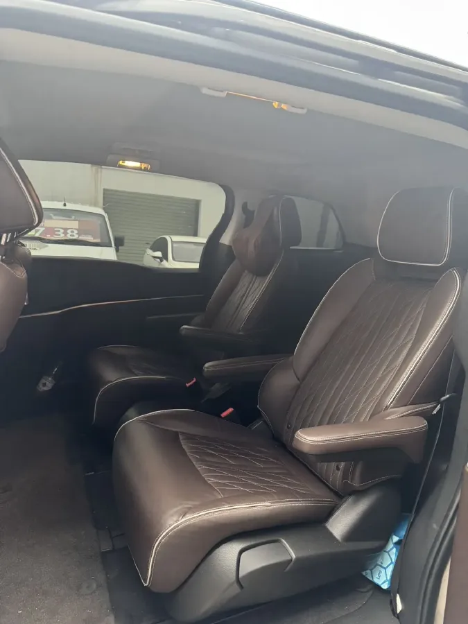 2022 Buick GL8 2.0T 237HP L4 9AT,autocango,china used car exporter,china ev exporter,chinese used car exporter,chinese used ev exporter