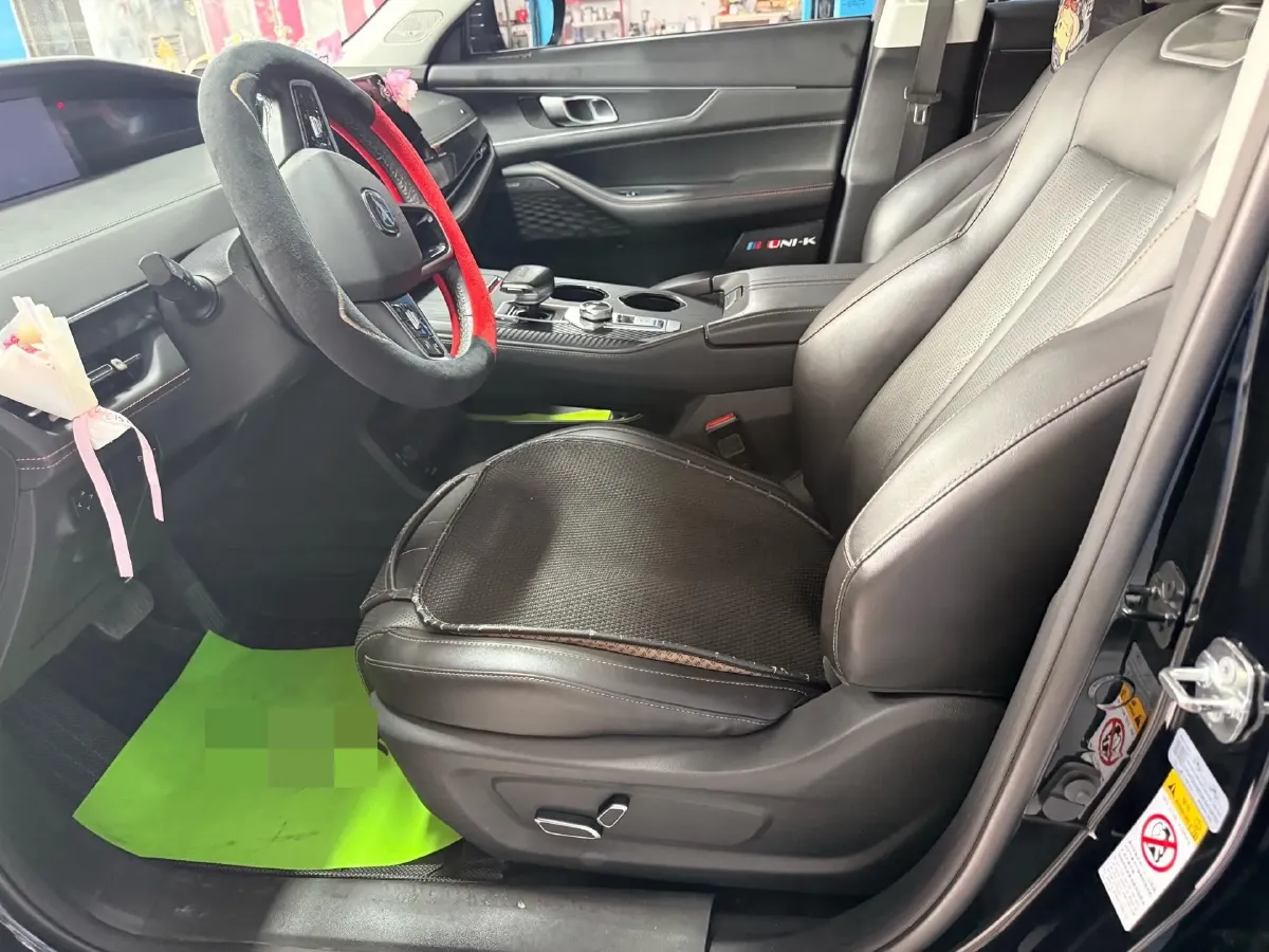 2021 ChangAn UNI-K 2.0T 233HP L4 8AT,autocango,china used car exporter,china ev exporter,chinese used car exporter,chinese used ev exporter