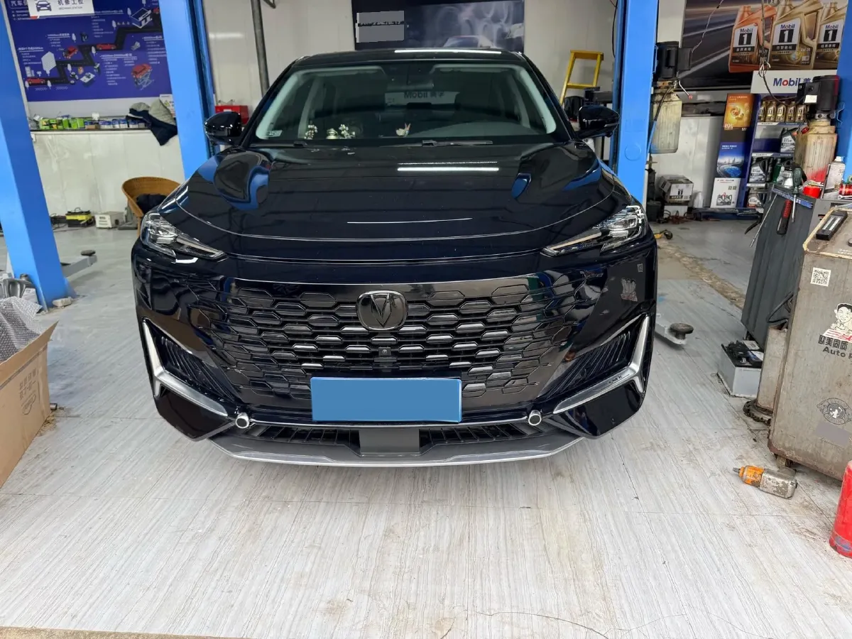 2021 ChangAn UNI-K 2.0T 233HP L4 8AT,autocango,china used car exporter,china ev exporter,chinese used car exporter,chinese used ev exporter