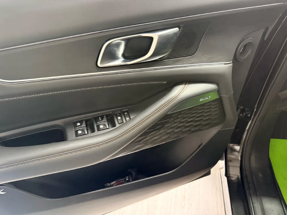 2021 ChangAn UNI-K 2.0T 233HP L4 8AT,autocango,china used car exporter,china ev exporter,chinese used car exporter,chinese used ev exporter