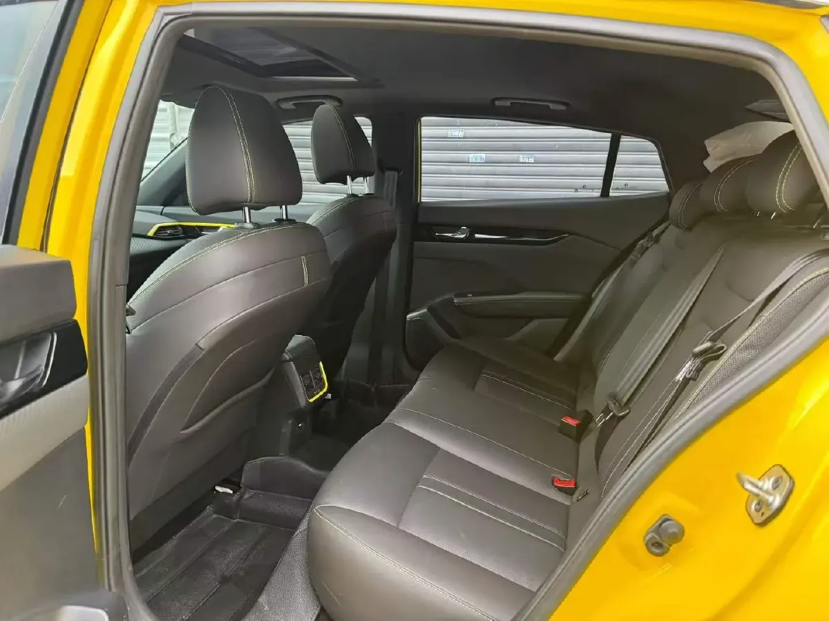 2021 DongFeng Aeolus YiXuan 1.5T 150HP L4 6DCT,autocango,china used car exporter,china ev exporter,chinese used car exporter,chinese used ev exporter