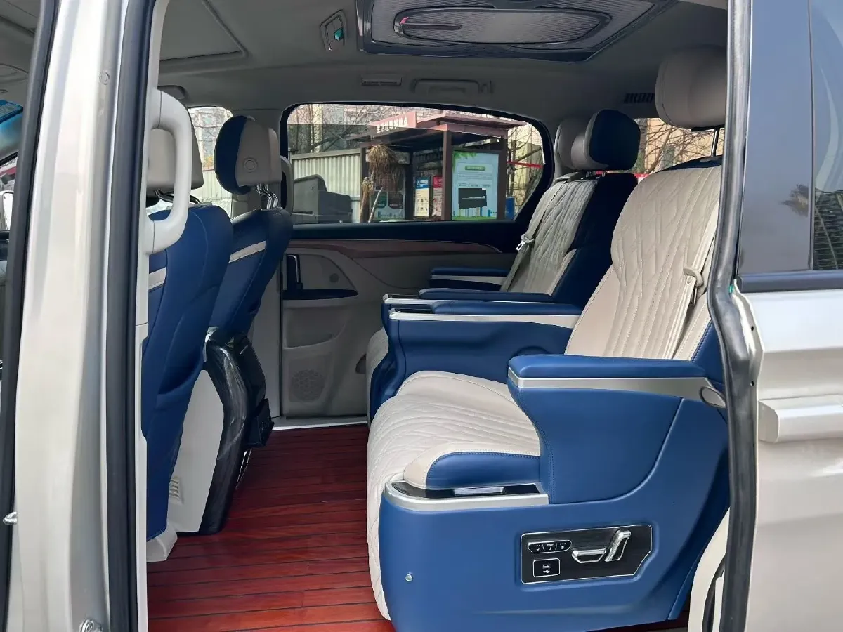 2018 Buick GL8 2.0T 260HP L4 6AT,autocango,china used car exporter,china ev exporter,chinese used car exporter,chinese used ev exporter