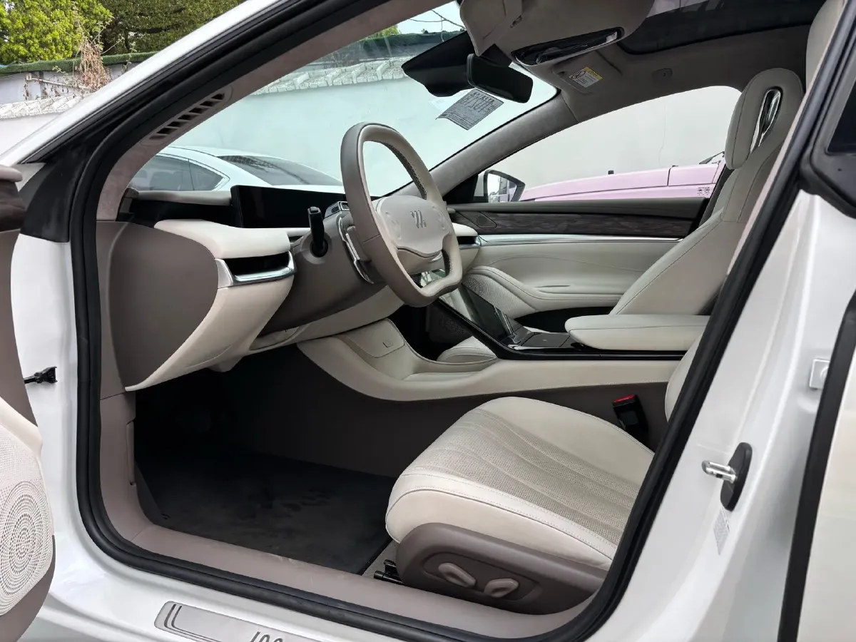 2022 IM L7 BEV 90KWH,autocango,china used car exporter,china ev exporter,chinese used car exporter,chinese used ev exporter