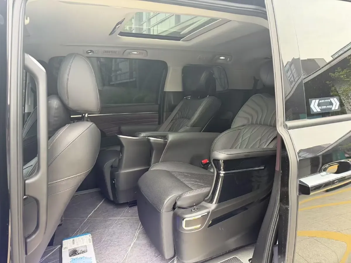 2024 GAC Trumpchi M8 2.0T 252HP L4 8AT,autocango,china used car exporter,china ev exporter,chinese used car exporter,chinese used ev exporter