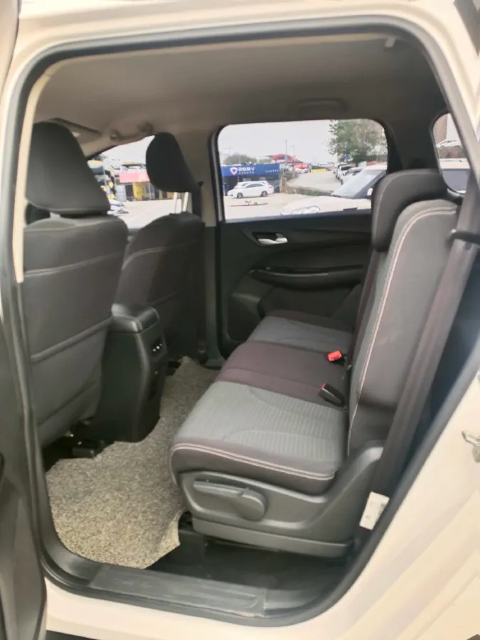 2019 BaoJun 730 1.5T 147HP L4 CVT,autocango,china used car exporter,china ev exporter,chinese used car exporter,chinese used ev exporter