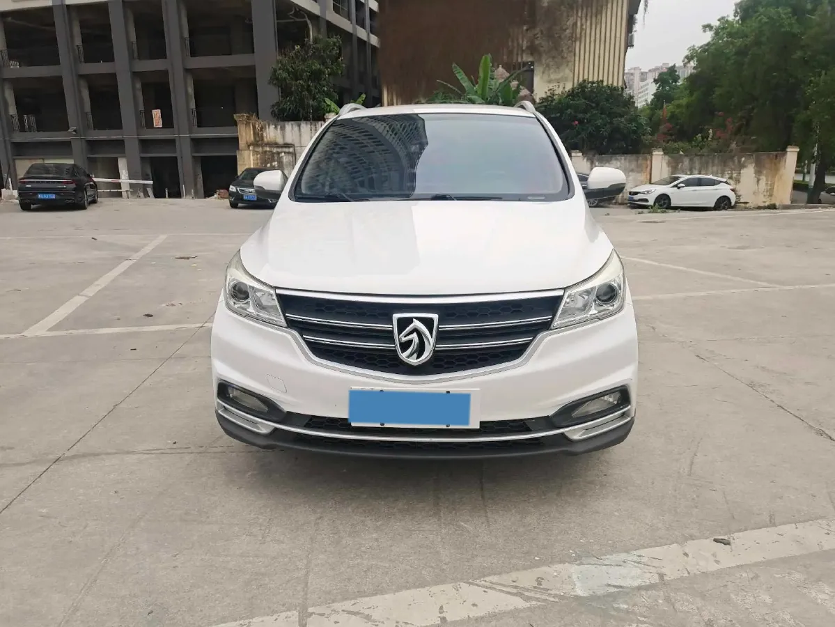 2019 BaoJun 730 1.5T 147HP L4 CVT,autocango,china used car exporter,china ev exporter,chinese used car exporter,chinese used ev exporter