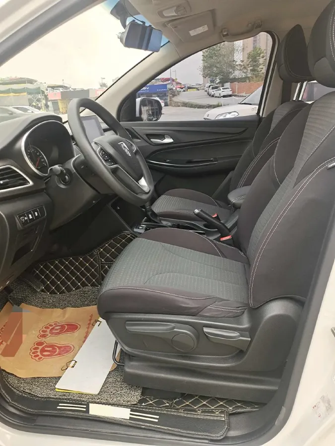 2019 BaoJun 730 1.5T 147HP L4 CVT,autocango,china used car exporter,china ev exporter,chinese used car exporter,chinese used ev exporter