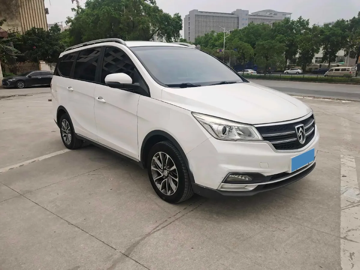 2019 BaoJun 730 1.5T 147HP L4 CVT,autocango,china used car exporter,china ev exporter,chinese used car exporter,chinese used ev exporter