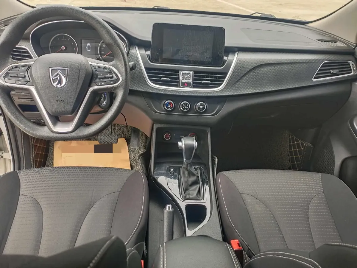 2019 BaoJun 730 1.5T 147HP L4 CVT,autocango,china used car exporter,china ev exporter,chinese used car exporter,chinese used ev exporter