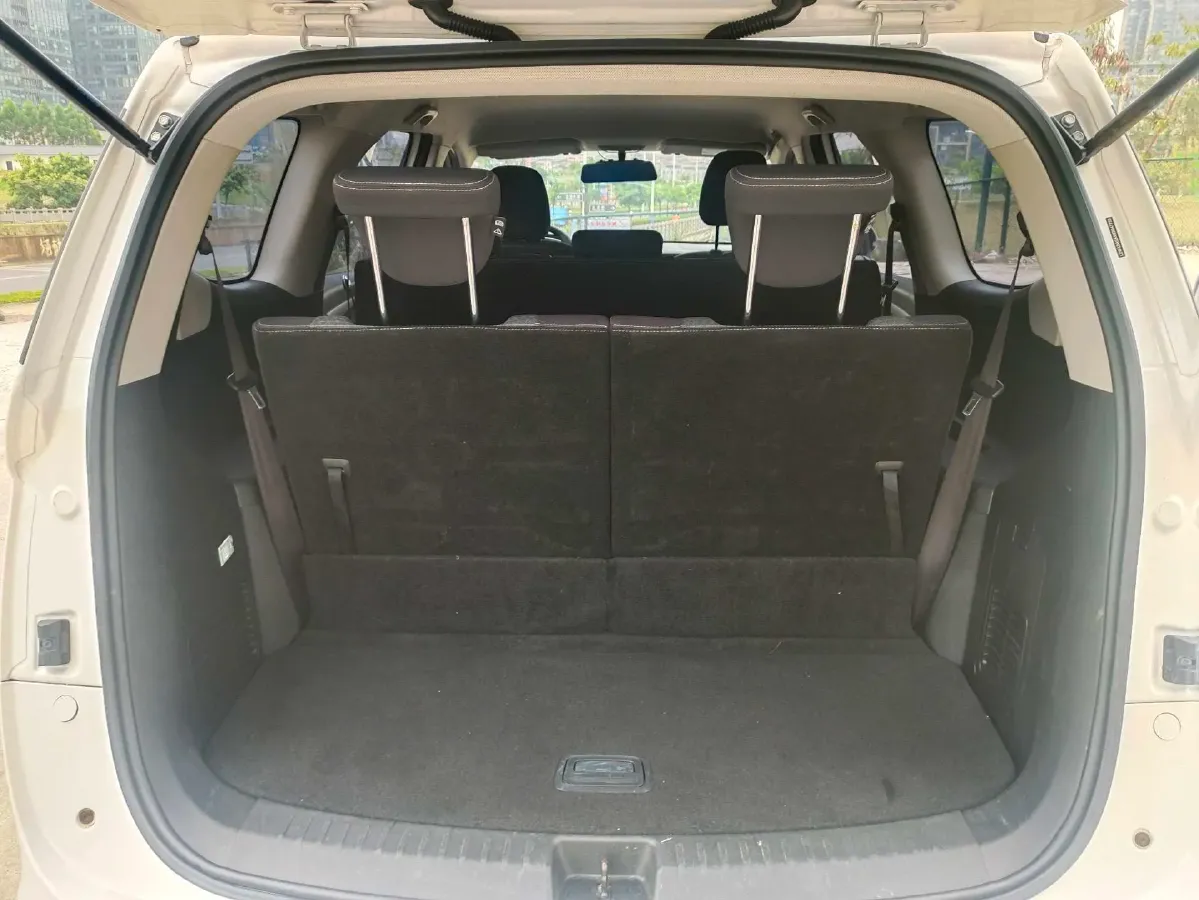 2019 BaoJun 730 1.5T 147HP L4 CVT,autocango,china used car exporter,china ev exporter,chinese used car exporter,chinese used ev exporter