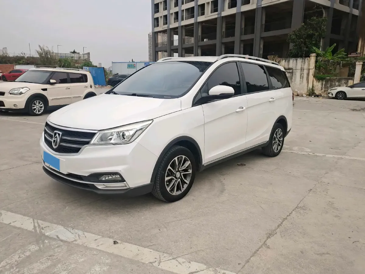 2019 BaoJun 730 1.5T 147HP L4 CVT,autocango,china used car exporter,china ev exporter,chinese used car exporter,chinese used ev exporter