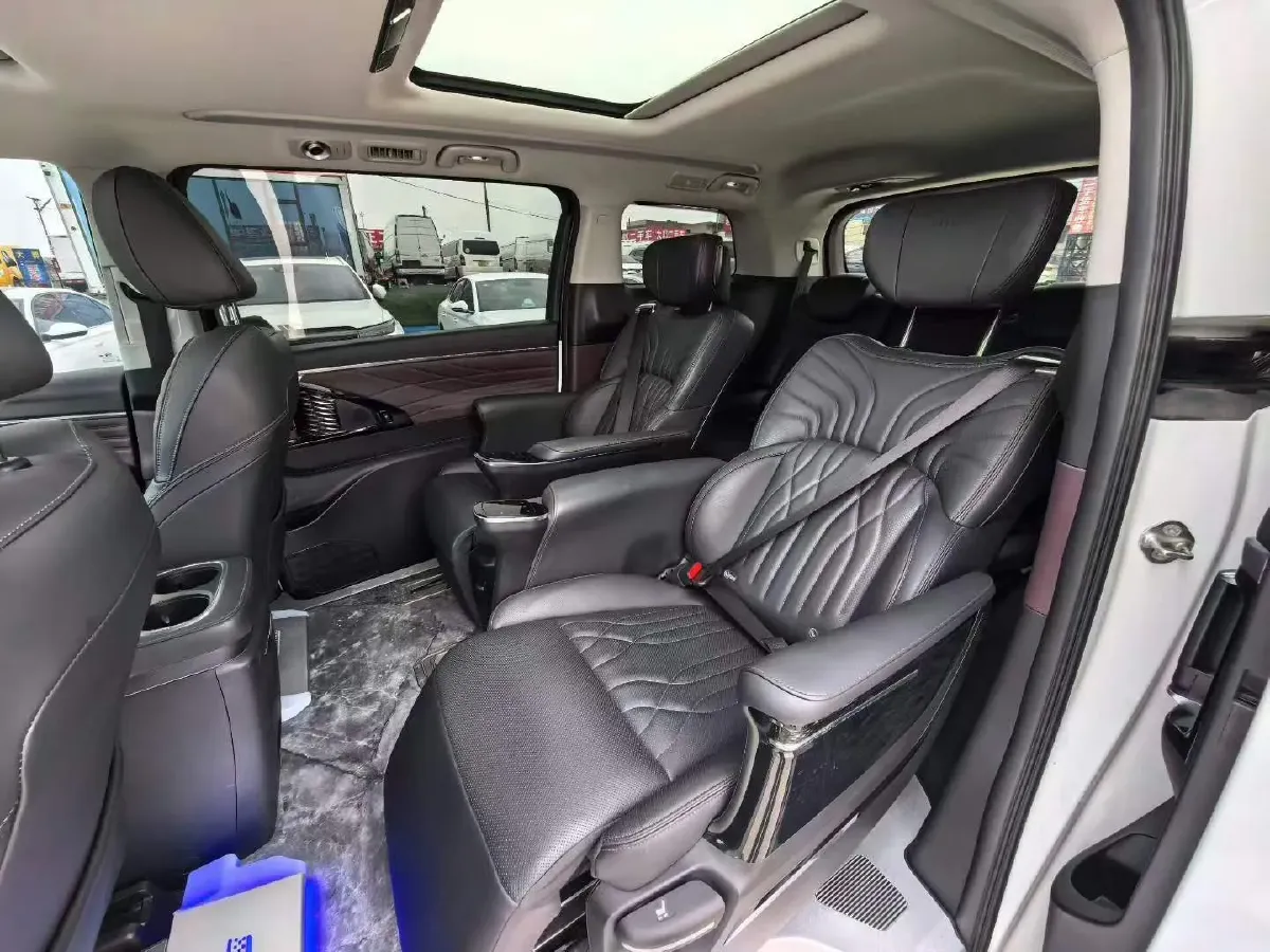 2023 GAC Trumpchi M8 2.0T 252HP L4 8AT,autocango,china used car exporter,china ev exporter,chinese used car exporter,chinese used ev exporter