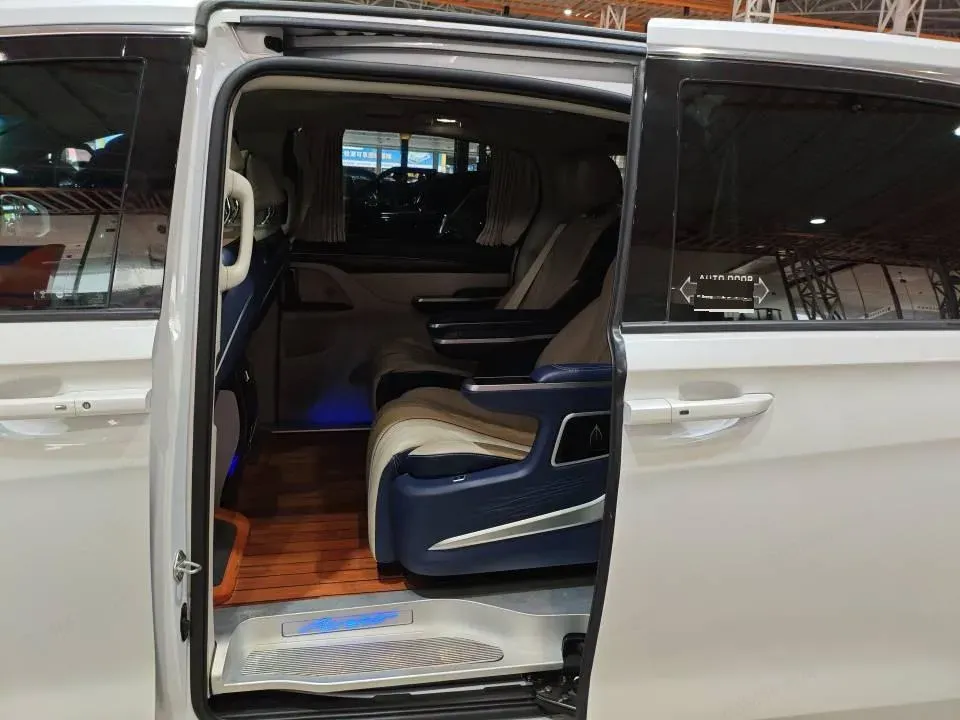 2022 Buick GL8 2.0T 237HP L4 9AT,autocango,china used car exporter,china ev exporter,chinese used car exporter,chinese used ev exporter