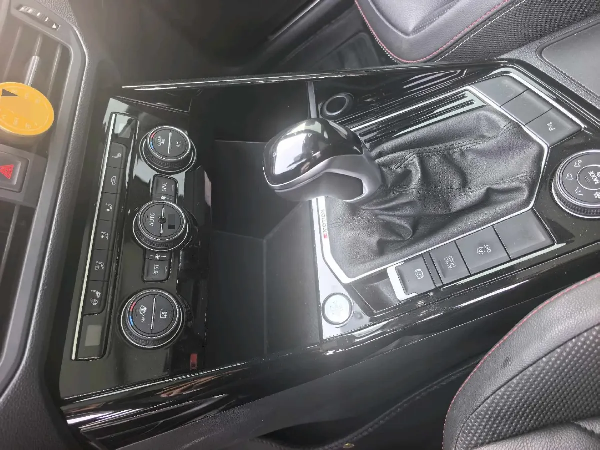 2019 Volkswagen Tayron 2.0T 186HP L4 7DCT,autocango,china used car exporter,china ev exporter,chinese used car exporter,chinese used ev exporter