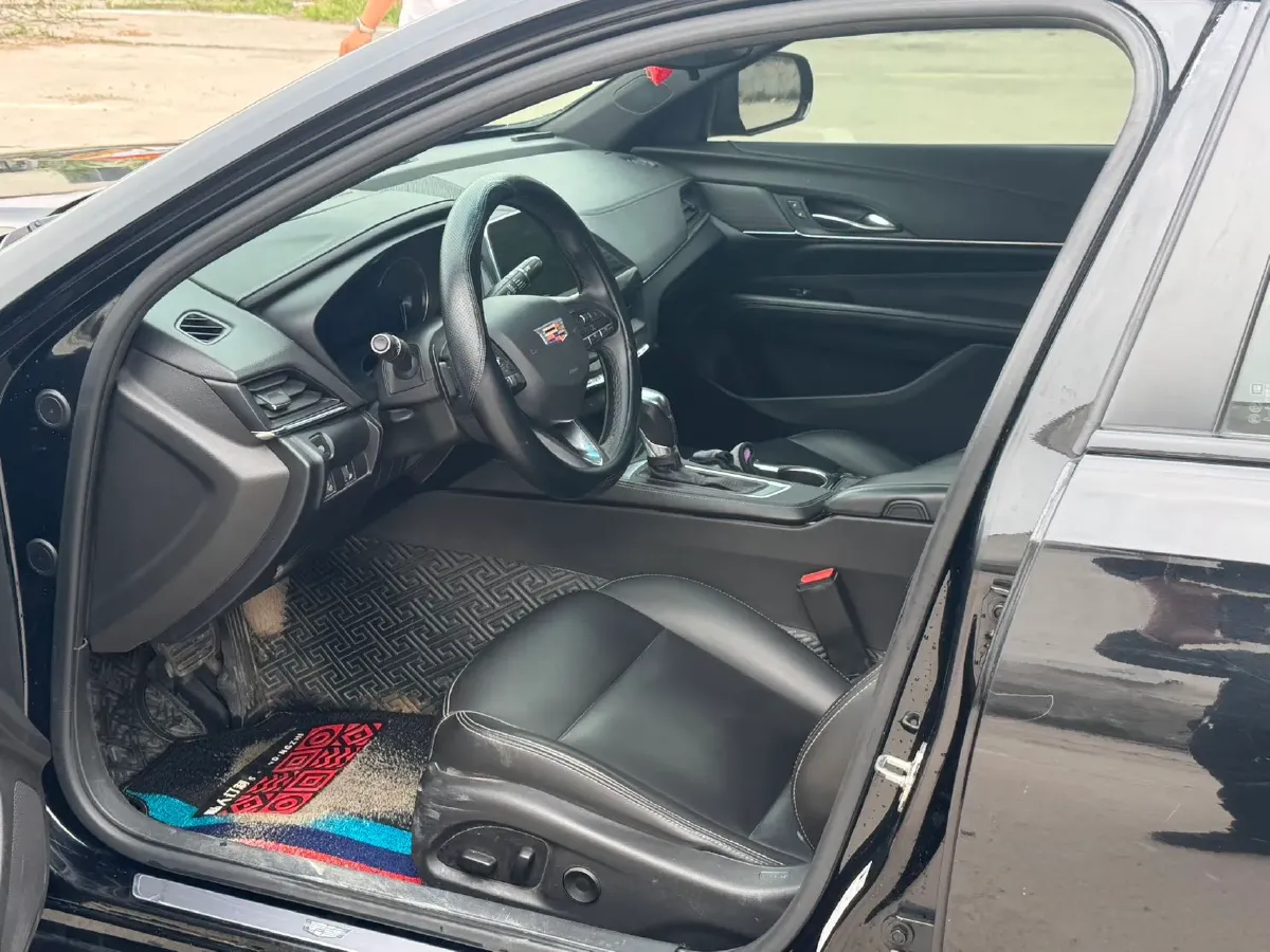 2021 Cadillac CT4 2.0T 237HP L4 8AT,autocango,china used car exporter,china ev exporter,chinese used car exporter,chinese used ev exporter