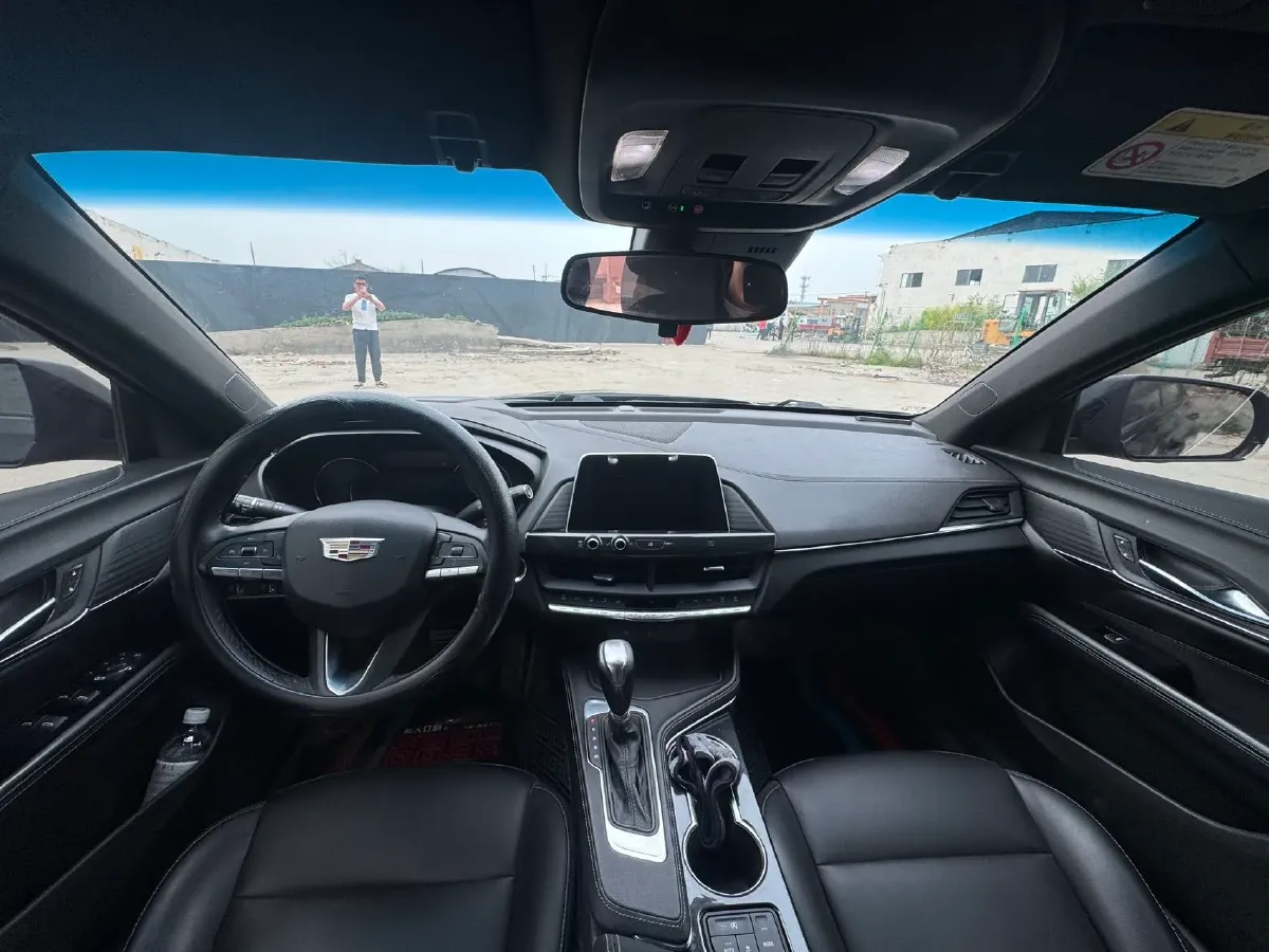 2021 Cadillac CT4 2.0T 237HP L4 8AT,autocango,china used car exporter,china ev exporter,chinese used car exporter,chinese used ev exporter