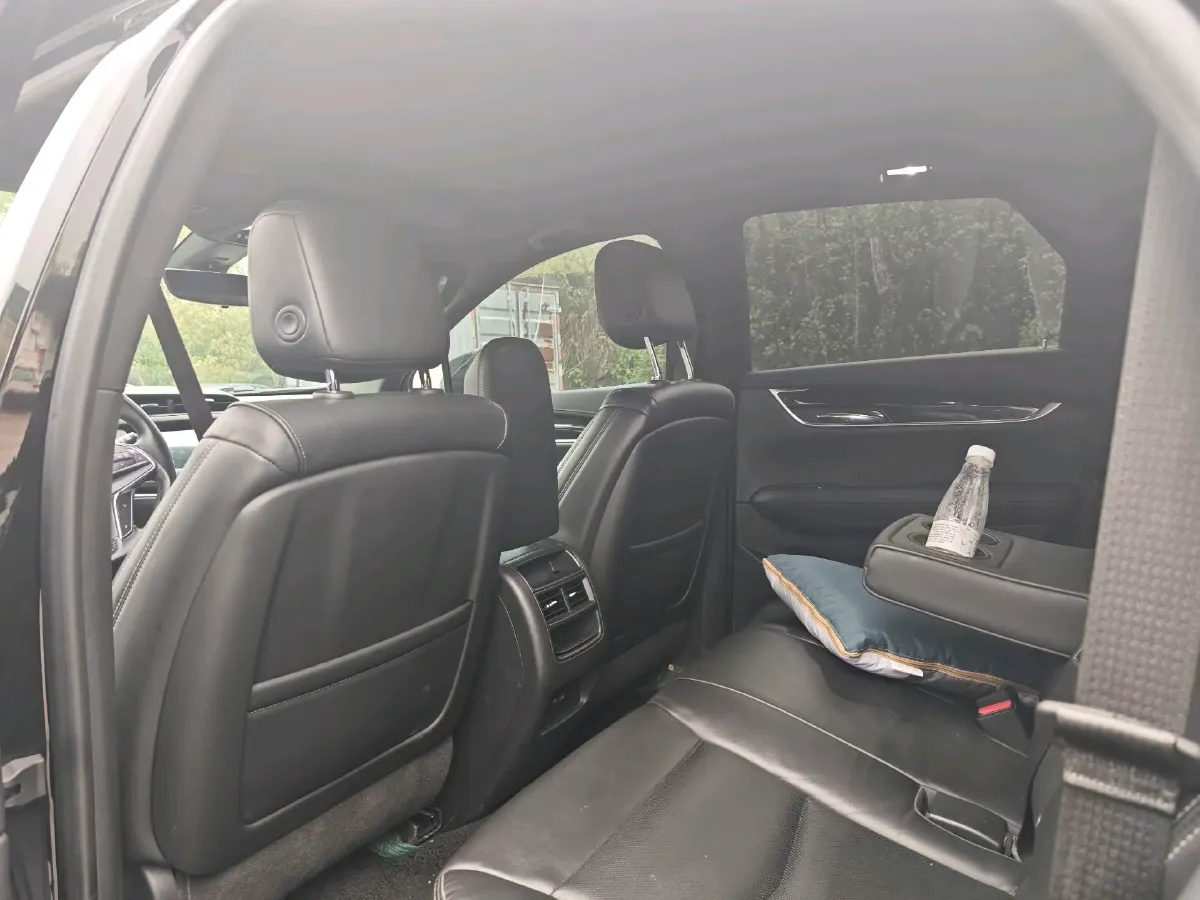 2020 Cadillac XT5 2.0T 241HP L4 9AT,autocango,china used car exporter,china ev exporter,chinese used car exporter,chinese used ev exporter