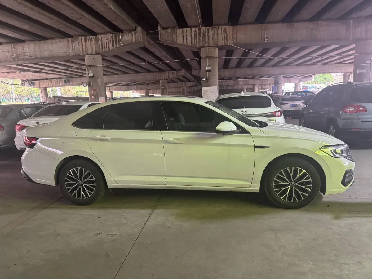 2023 Volkswagen Sagitar 1.2T 116HP L4 5MT,autocango,china used car exporter,china ev exporter,chinese used car exporter,chinese used ev exporter