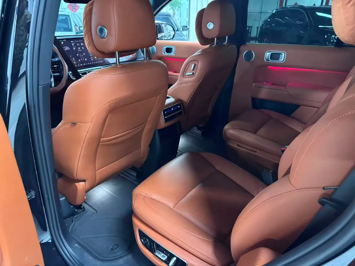 2023 Li L8 Range Extended 154HP REEV 40.9KWH,autocango,china used car exporter,china ev exporter,chinese used car exporter,chinese used ev exporter