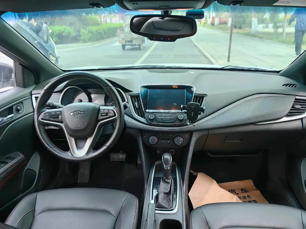 2019 Chevrolet Monza 1.3T 163HP L3 6AT,autocango,china used car exporter,china ev exporter,chinese used car exporter,chinese used ev exporter