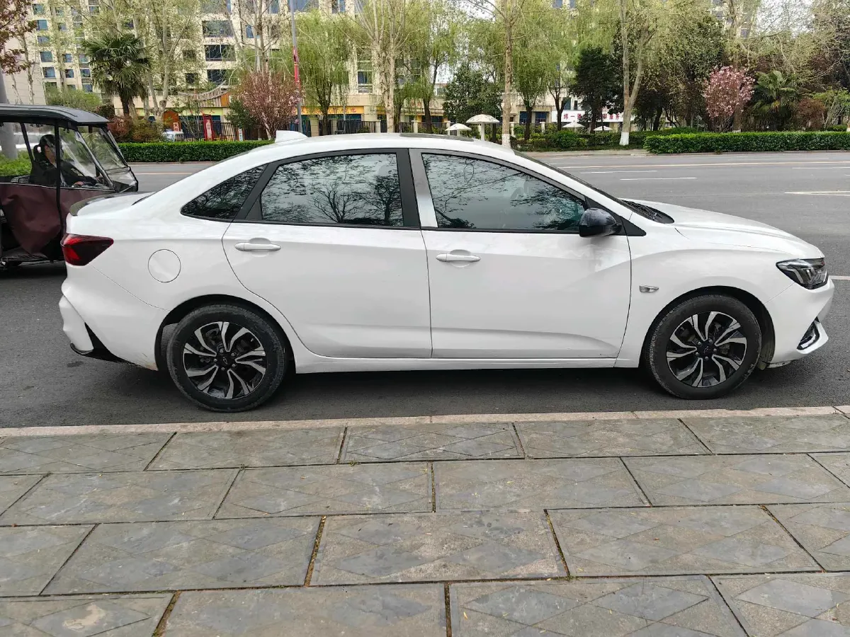 2019 Chevrolet Monza 1.3T 163HP L3 6AT,autocango,china used car exporter,china ev exporter,chinese used car exporter,chinese used ev exporter