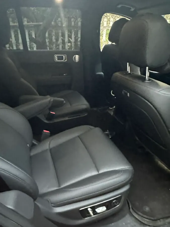 2024 Volvo S60 2.0T 197HP L4 7DCT,autocango,china used car exporter,china ev exporter,chinese used car exporter,chinese used ev exporter