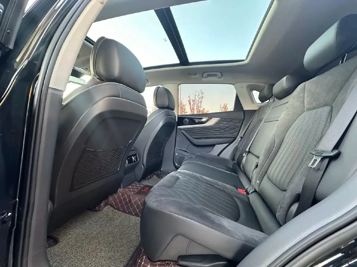 2022 HongQi HS5 2.0T 224HP L4 6AT,autocango,china used car exporter,china ev exporter,chinese used car exporter,chinese used ev exporter