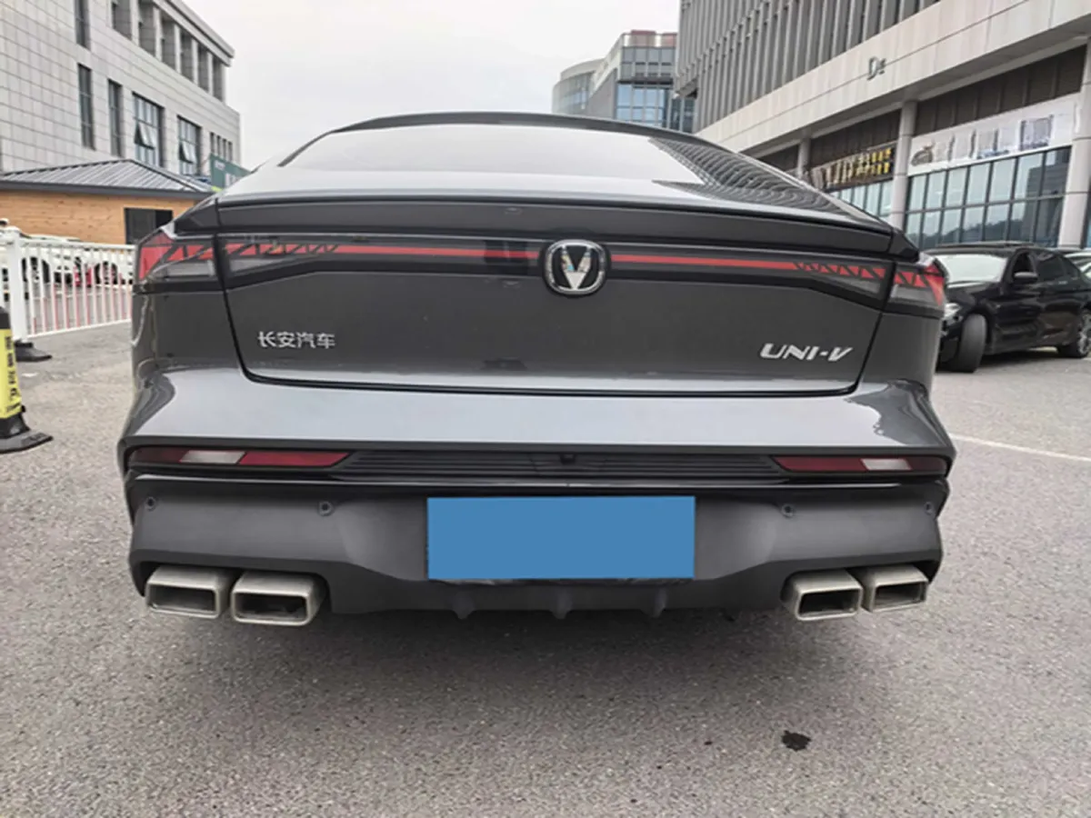 2024 ChangAn UNI-V 1.5T 188HP L4 7DCT,autocango,china used car exporter,china ev exporter,chinese used car exporter,chinese used ev exporter