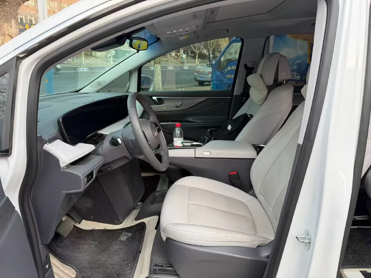 2025 Buick GL8 2.0T 237HP L4 9AT,autocango,china used car exporter,china ev exporter,chinese used car exporter,chinese used ev exporter