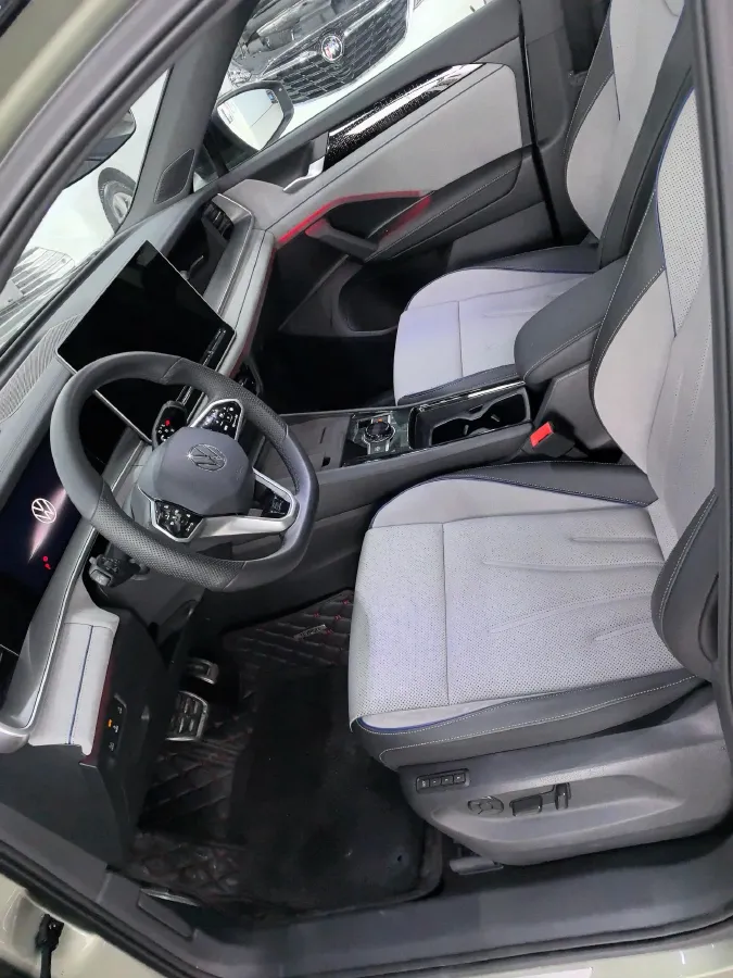 2025 Volkswagen Tayron 2.0T 220HP L4 7DCT,autocango,china used car exporter,china ev exporter,chinese used car exporter,chinese used ev exporter