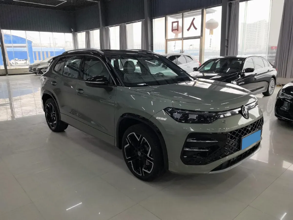 2025 Volkswagen Tayron 2.0T 220HP L4 7DCT,autocango,china used car exporter,china ev exporter,chinese used car exporter,chinese used ev exporter